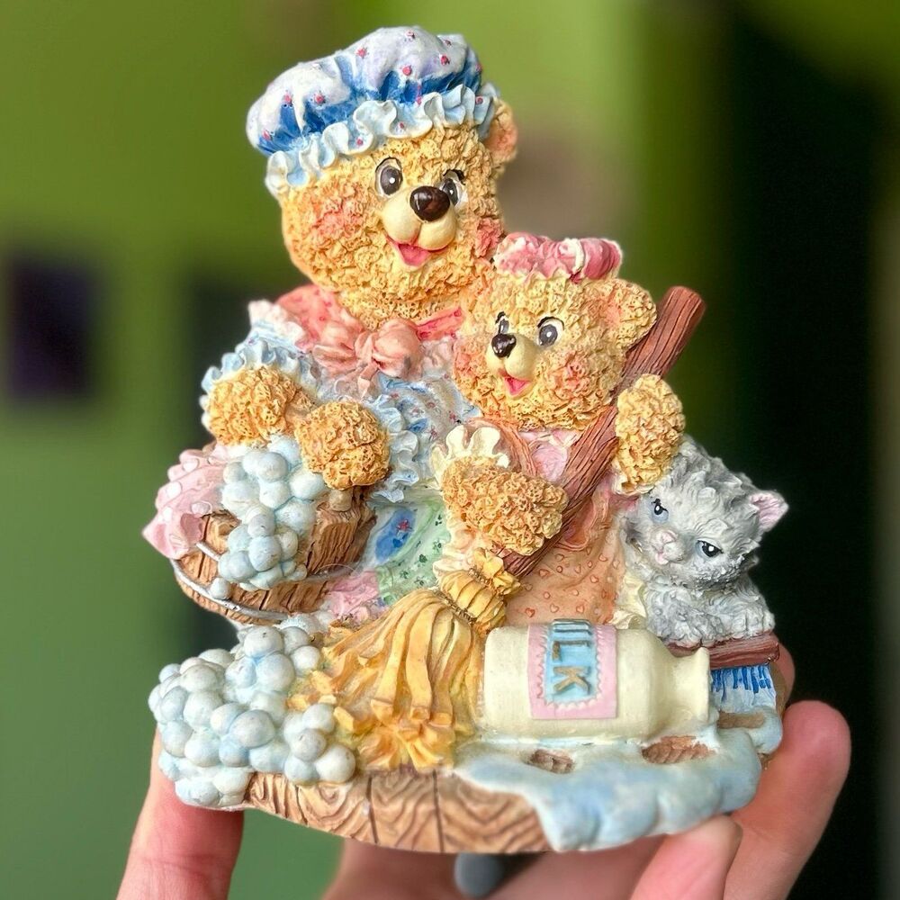 VTG Textured Bear + Kitten Cute Cottagecore Charming Figurine